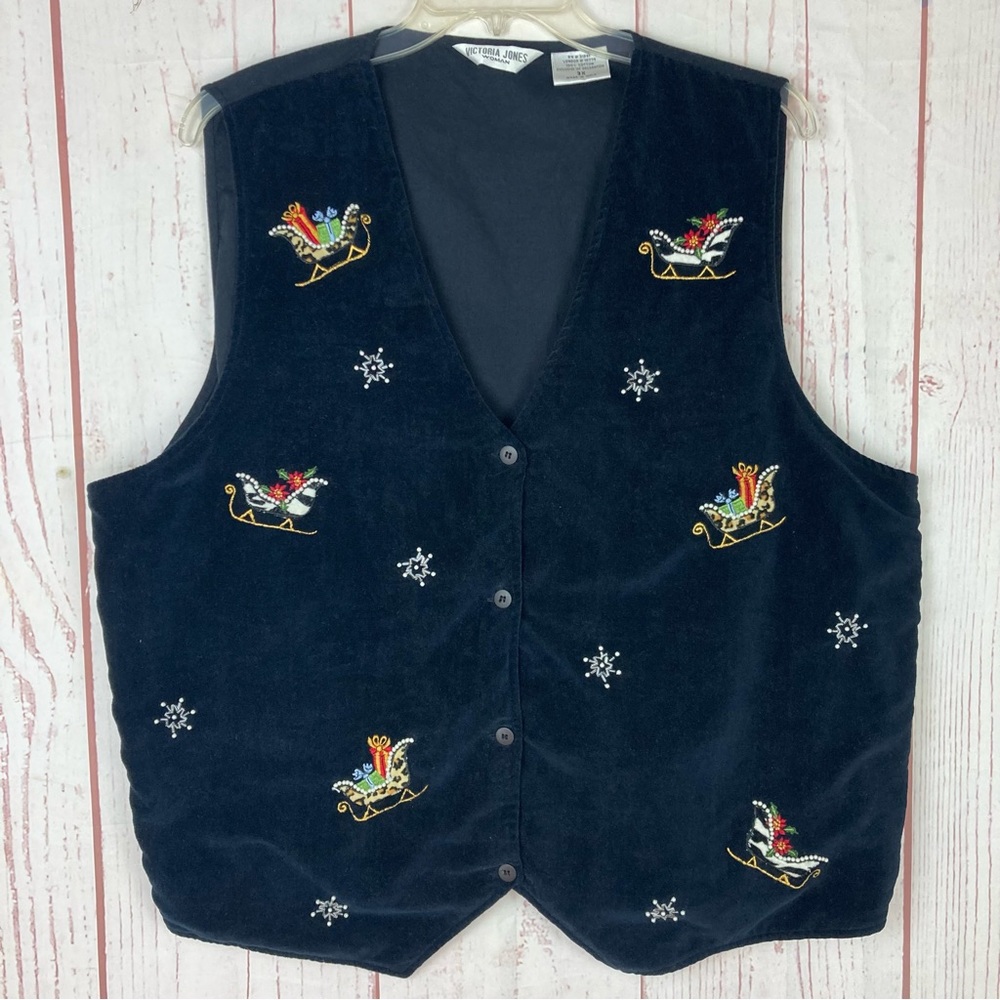 Victoria Jones Women’s 3X Christmas Vest Black Velour Beaded Animal Print Sleds